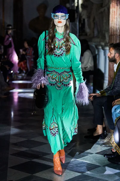 Look 65